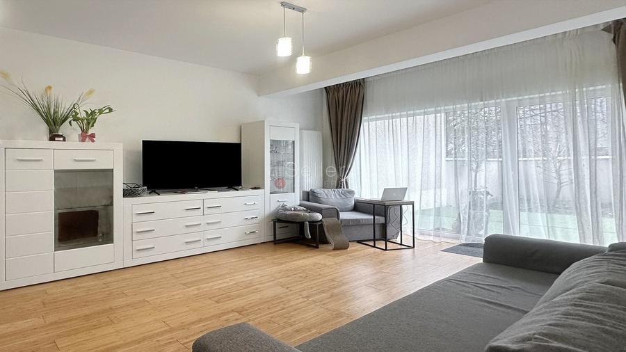 Zona Linistita Terasa Suprafata Generoasa - 1