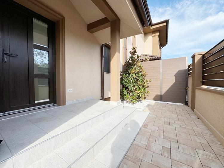 Casa P+1, 5 camere, 130 mp utili + 25mp terasa + 250 mp teren -Giroc - 1