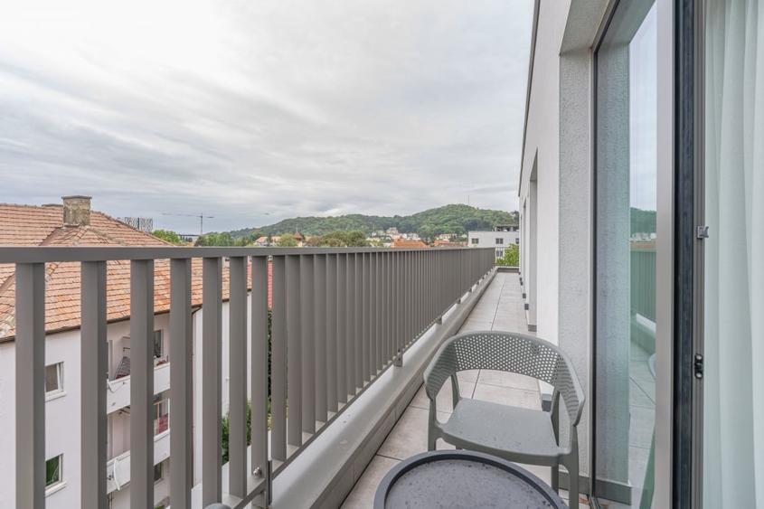 Apartament 3 camere cu vedere panoramica spre centrul vechi Brasov - 6