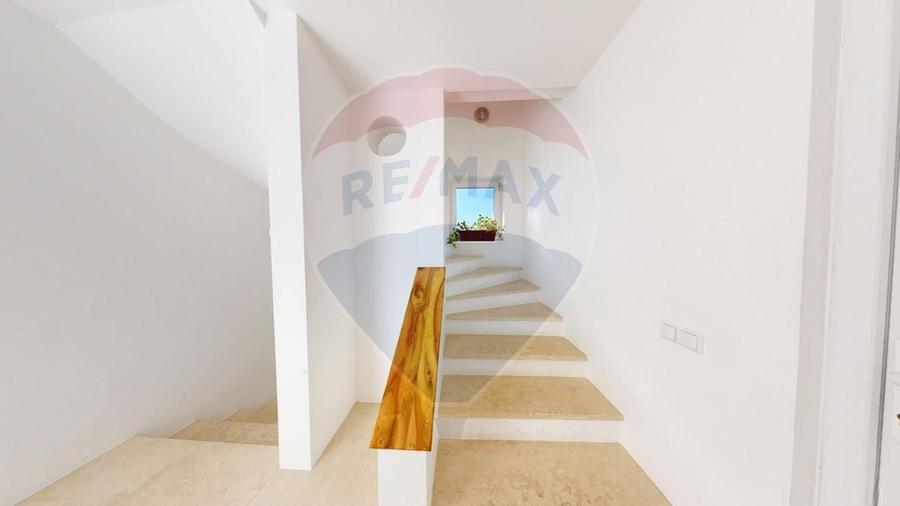 Apartament  la vila, cu 5 camere de vânzare în zona Turnisor - 10
