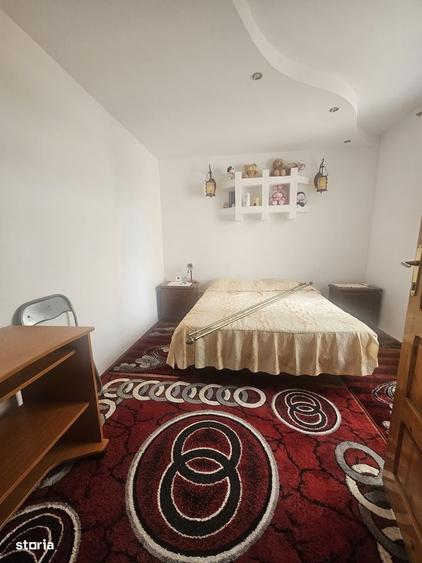 Apartament cu 3 camere decomandat în Universității