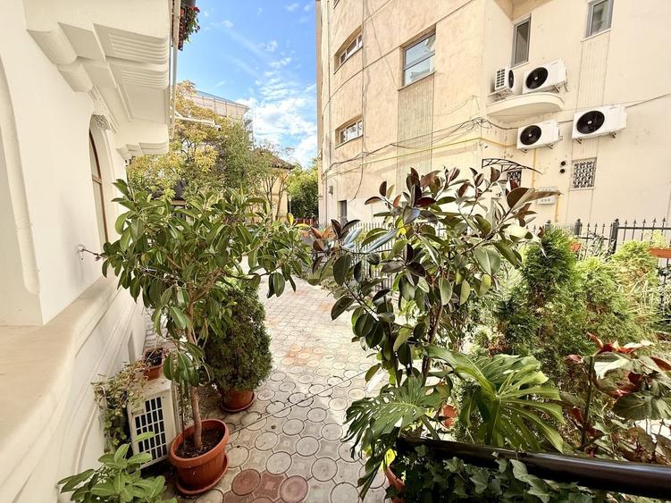 Piata Unirii Fantani Vila  500 mp utili curte 204 mp - 23