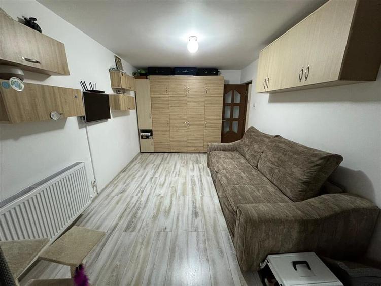 Apartament 2 camere, parter, 46mp , zona Sud - Scoala 1 - - 1