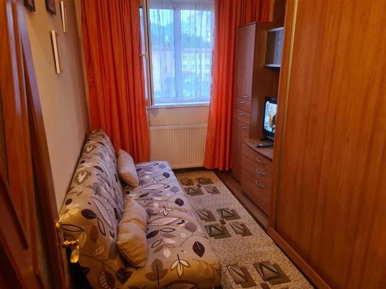 Apartament cu 3 camere, decomandat, mobilat și utilat, Astra, Brasov - 3