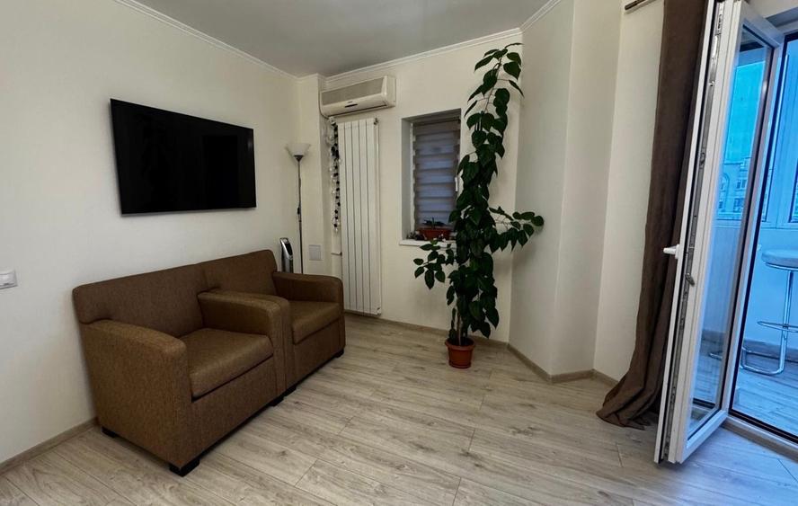 Piata ALBA IULIA,stradal pe Bulevardul DECEBAL,garsoniera cu priveliste superba - 3