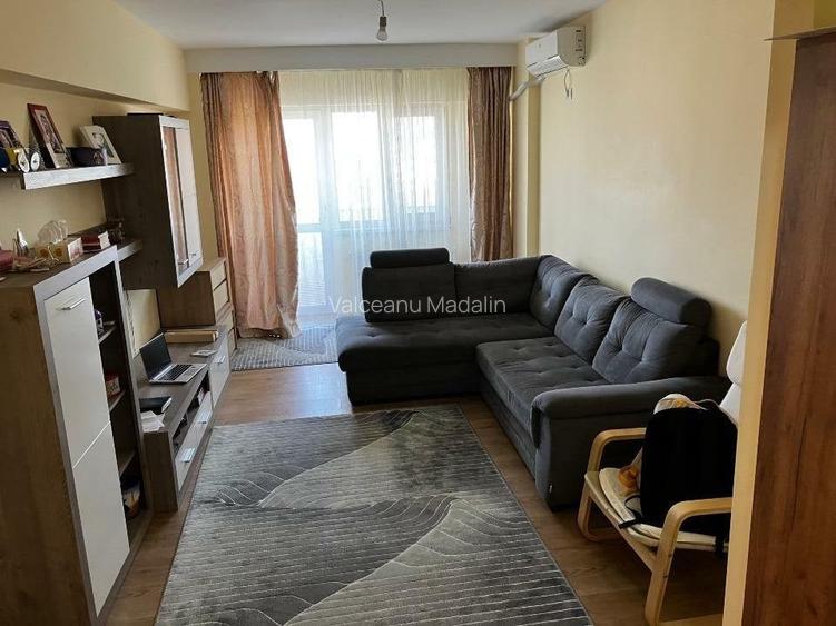 Apartament cu 3 camere decomandat, mobilat în Soarelui Apartament cu 3 camere decomandat, mobilat în Soarelui