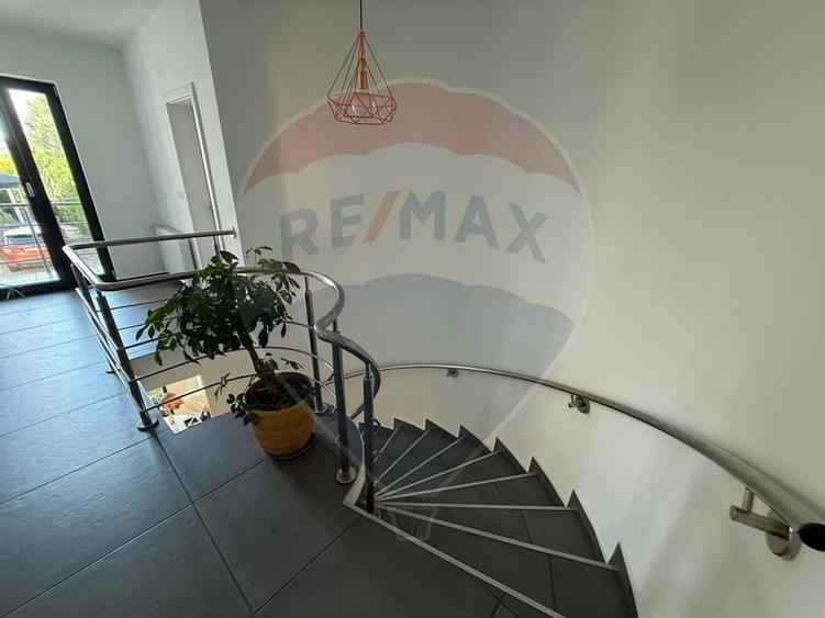 Spatiu de birouri modern de inchiriat in zona Europa, cu parcare - 21