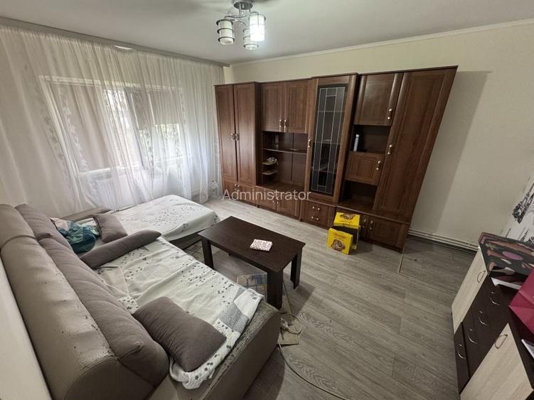 Apartament 3 camere zona Inel 2