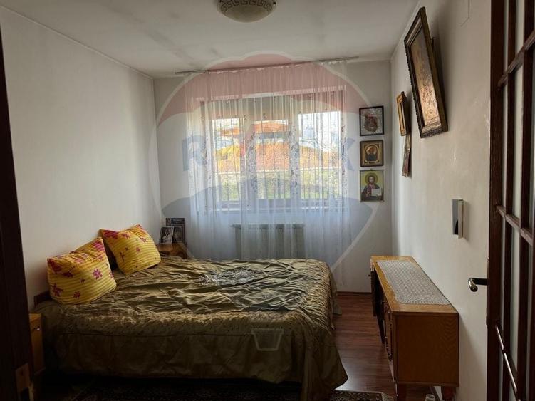 Casă de vânzare cu livadă și piscină – Giurgiu - 13