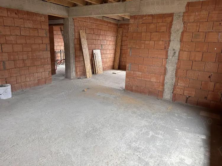 Vanzare Casa pe parter la Gri cu 432 mp teren cu toate utilitatiile bransate - 1