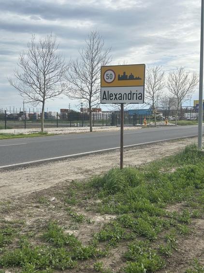 Teren extravilan Alexandria de Inchiriat sau de vanzare. - 1