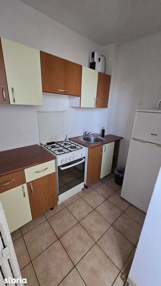 Garsoniera cu balcon ?i lift, in Decebal - Dacia - 5