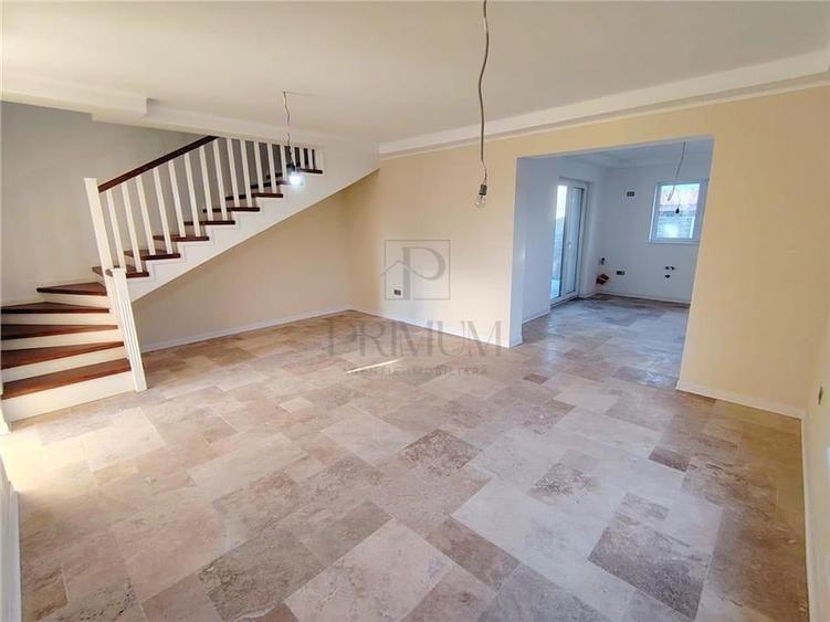 Duplex despartit prin garaj - zona excelenta - toate utilitatile - asfalt - pano - 7