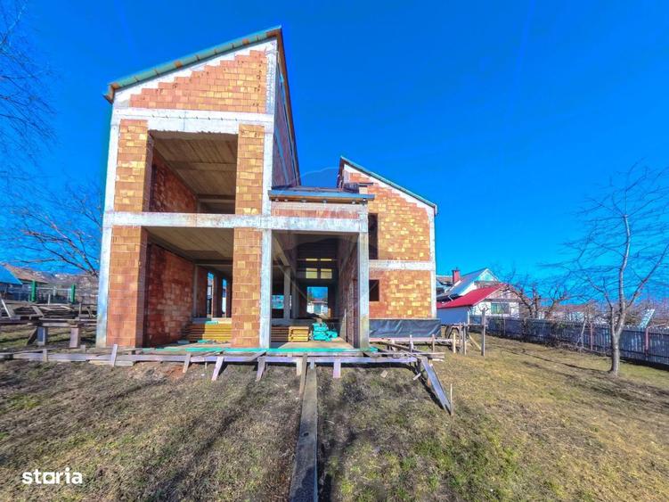 Casa la rosu cu autorizatie valabila in Hemeius - Fantanele - 2