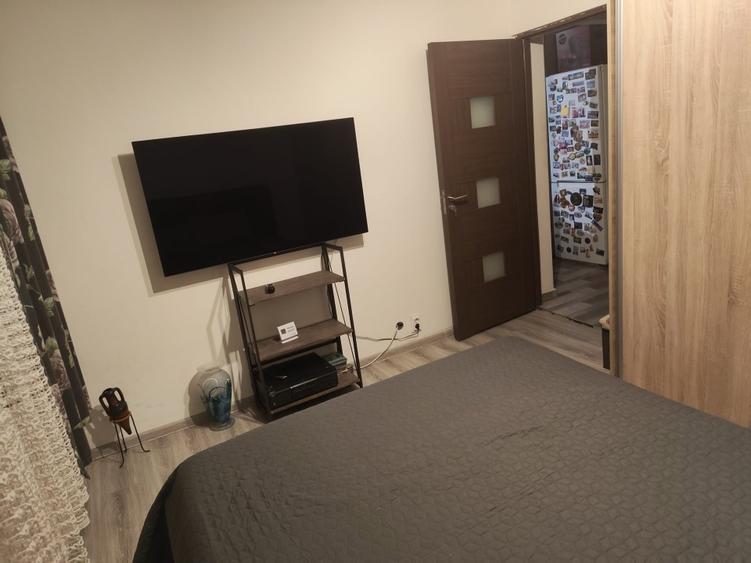 Vând apartament etaj 1 - 2