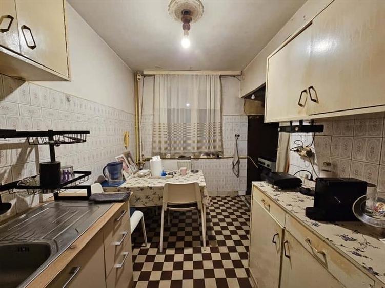 Vanzare Apartament 4 Camere Decomandat Giurgiului-Spinis - 1