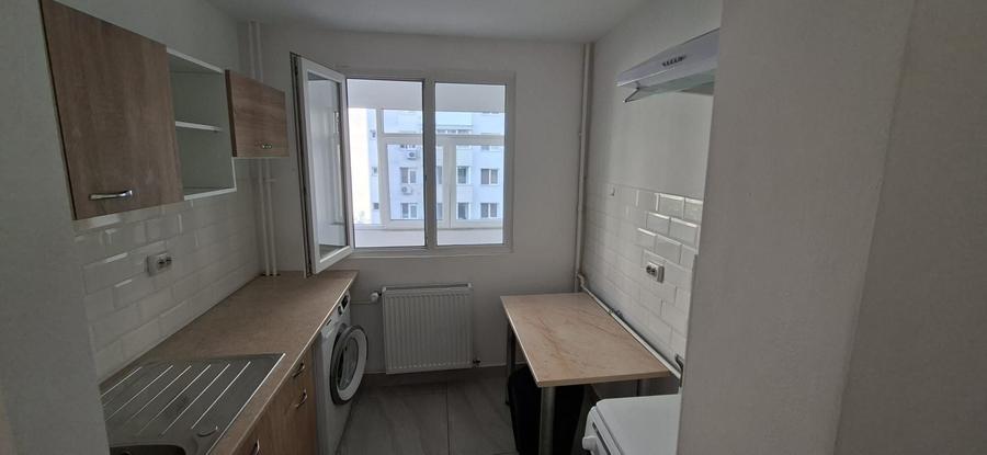 Direct proprietar, inchiriez apartament 3 camere la 2 min de metrou 1 - 3