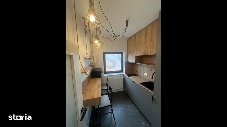 Apartament cu 3 camere semidecomandat în Central