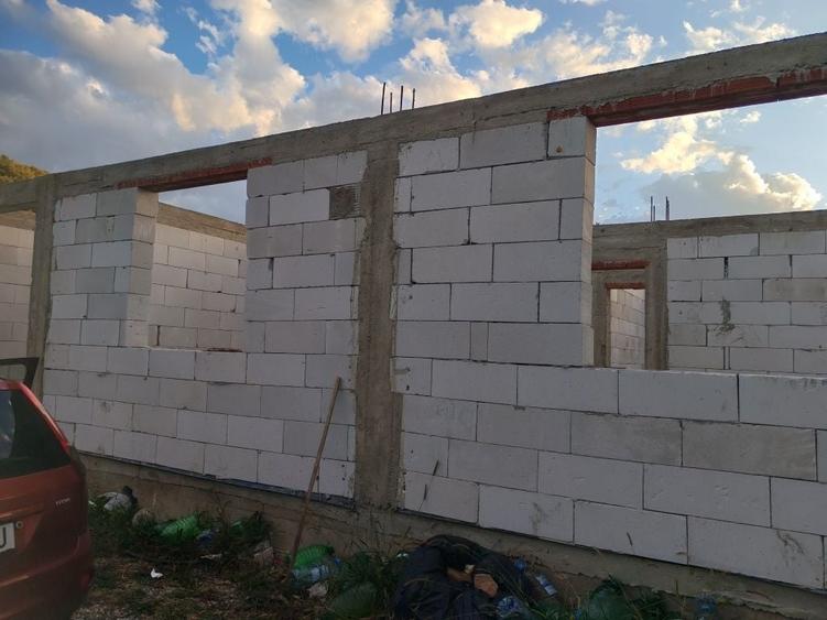 Teren cu casa in constructie - 8