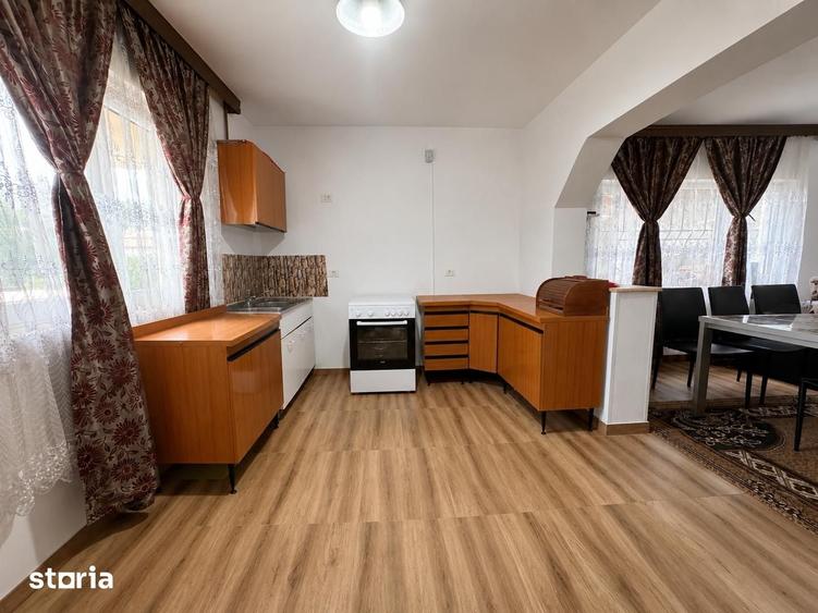 Casă cu 5 camere cu Teren 554 Mp în Mărgineni