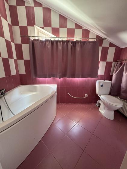 Casă individuală cu 6 camere cu Canalizare în Cotroceni