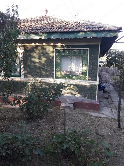 Casă cu Teren 2500 Mp în Micșunești-Moară