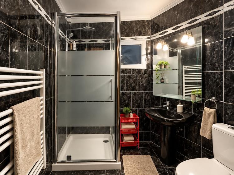 Apartament cu 2 camere semidecomandat în Pantelimon