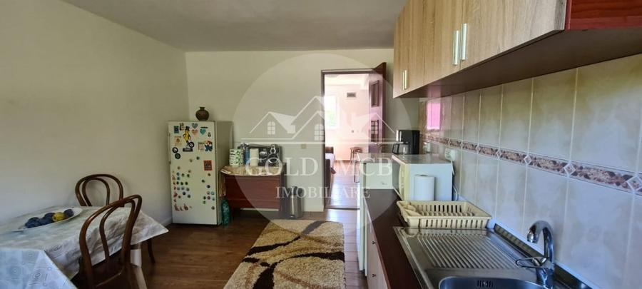 Casă individuală cu 5 camere cu Garaj în Livedea