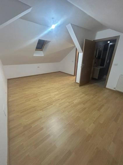 Apartament cu 3 camere semidecomandat în Braytim