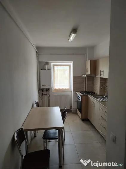 Apartament cu 3 camere decomandat în Mărăști