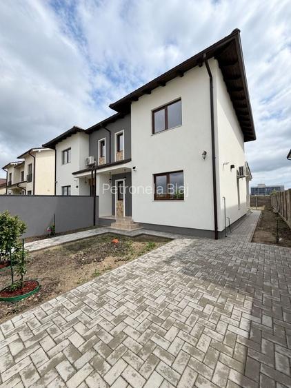 4 camere/ASFALT/ Toate utilitatile - 370m teren