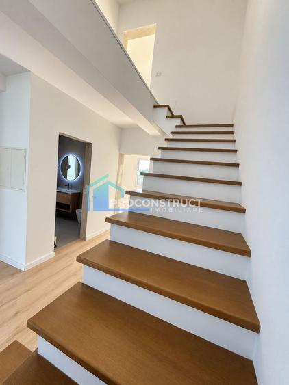 Duplex cu 4 camere cu Canalizare în Dumbrăvița
