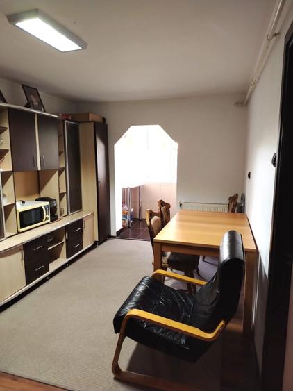 Apartament cu 3 camere decomandat în Exterior Nord
