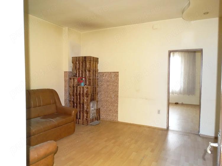 Apartament cu 2 camere nedecomandat în Telecabinei