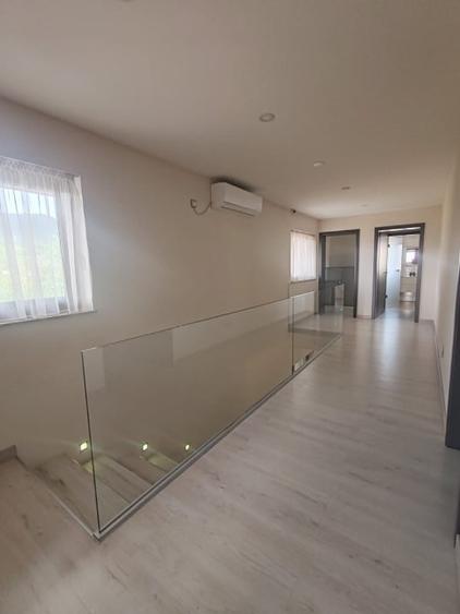 Casă individuală cu 4 camere cu Canalizare în Exterior Vest