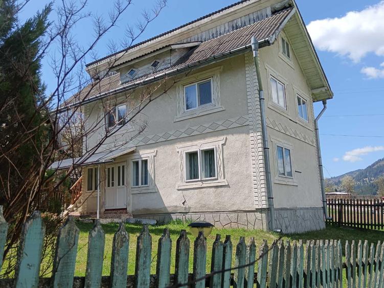 Casă cu 4 camere în Rusca