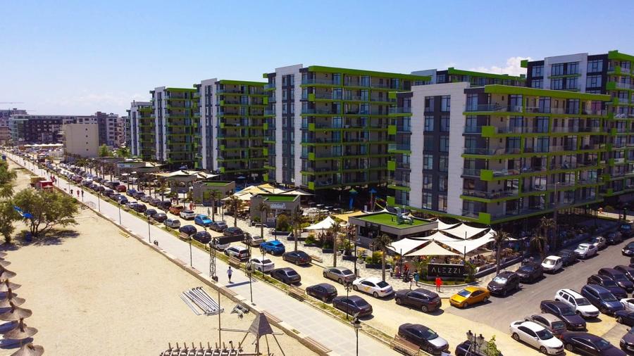 Apartament cu 2 camere semidecomandat, mobilat în Central