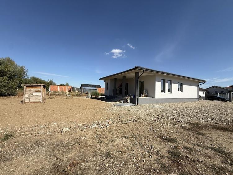 Casa de vanzare cu 3 dormitoare la intrare in Osorhei - 8