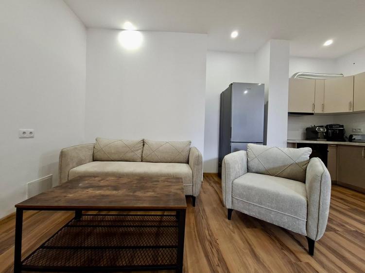 Apartament cu 2 camere, mobilat în Zorilor