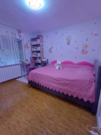 Apartament cu 2 camere decomandat în E3