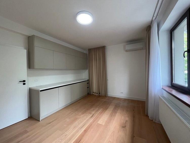 Duplex cu 9 camere cu Canalizare în Kiseleff