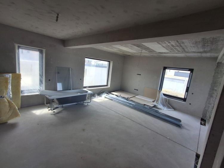 Duplex cu 4 camere cu Canalizare în Șelimbăr
