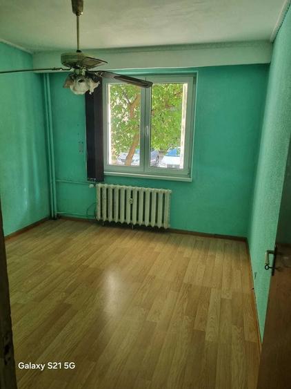 Apartament cu 3 camere semidecomandat în Liviu Rebreanu