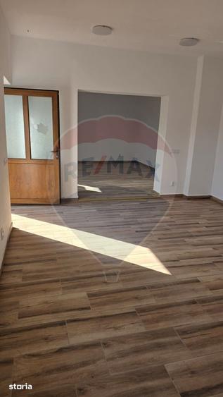 Casă cu 2 camere cu Teren 226 Mp în Laslea