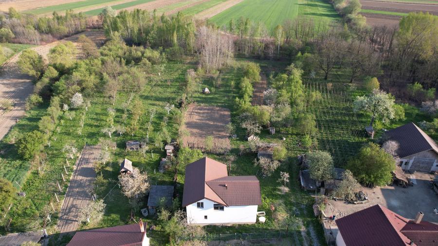 Casă cu 4 camere în Cicârlău