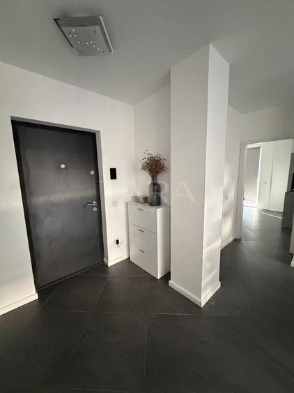 Apartament cu 3 camere semidecomandat în Sânnicoară