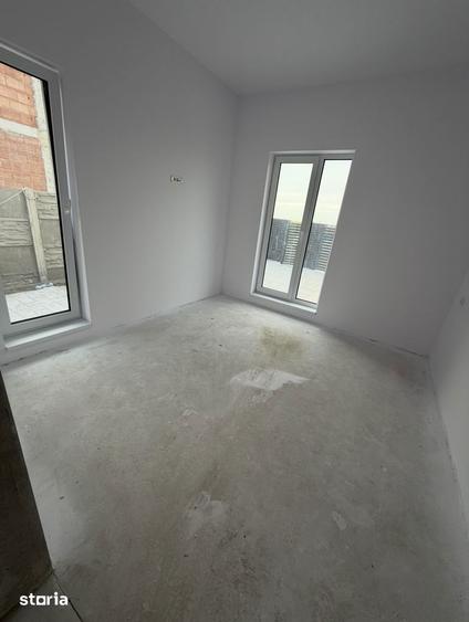 Casă cu 4 camere cu Teren 380 Mp în Sânandrei