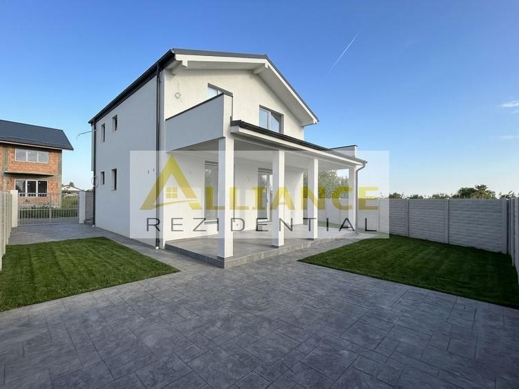 Casă individuală cu 4 camere decomandat cu Canalizare în Berceni