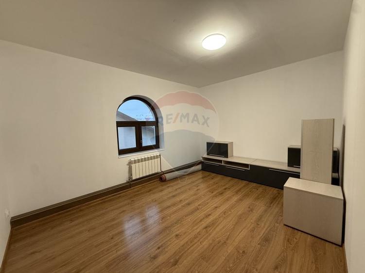 Casă / Vilă cu 7 camere de vânzare în Ovidiu Sud Constanta - 14