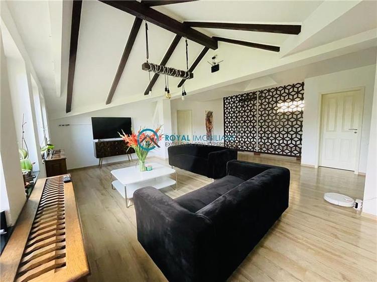 Royal Imobiliare - Vanzare Vila cu 6 camere zona B-dul Bucuresti - 1